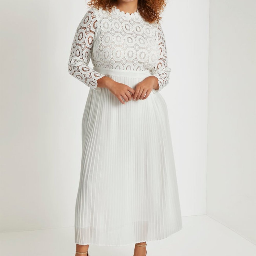 LACE GOWN/EVENING DRESS WITH PLEATED SKIRT